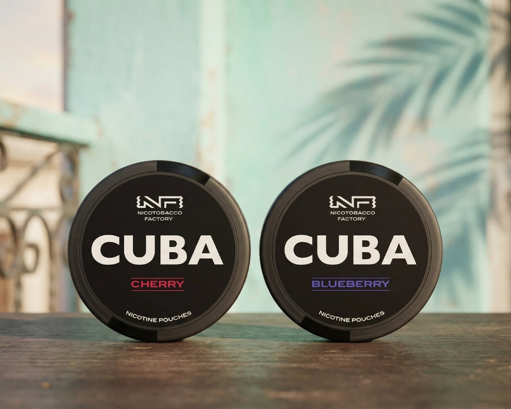Bustine di nicotina Cuba al gusto di ciliegia e mirtillo della Nicotobacco Factory in lattine nere